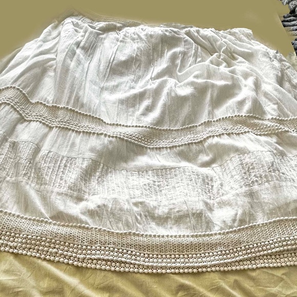 PEASANT SKIRT, LIGHT & AIRY, WINTER WHITE, SIZE 4X, CROCHET LACE DETAILS, LONG - Picture 2 of 12